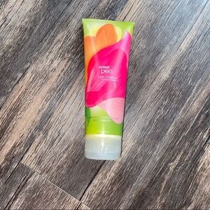 Bath & Body Works Sweet Pea Triple Moisture Body Cream NEW